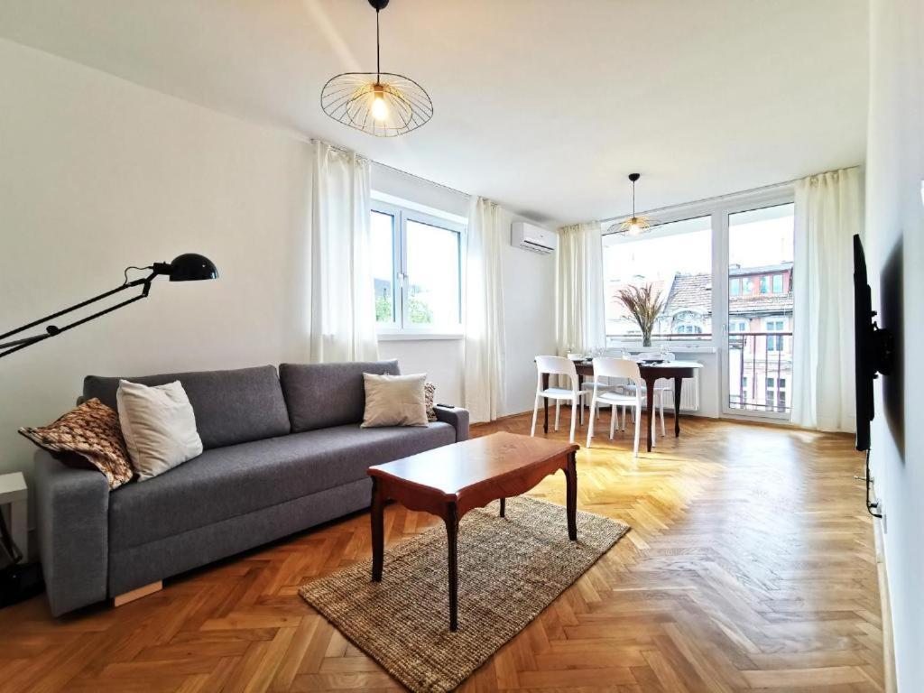 Wroc'Love Haukego Bosaka Check-In 24H Wroclaw Luaran gambar